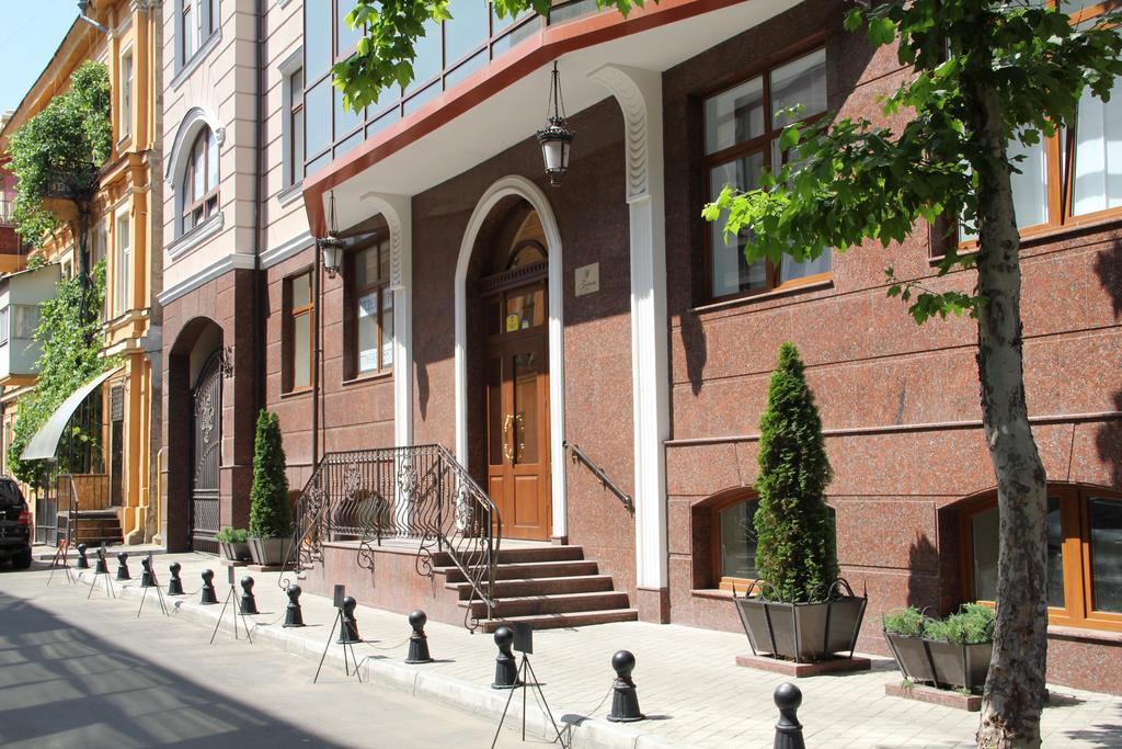 Apartment In Center Of Odessa エクステリア 写真